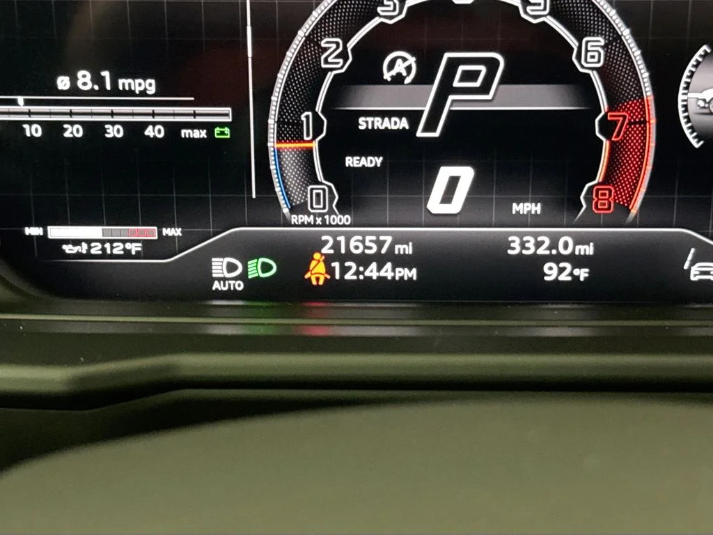 Used 2024  Lamborghini Performante image 12