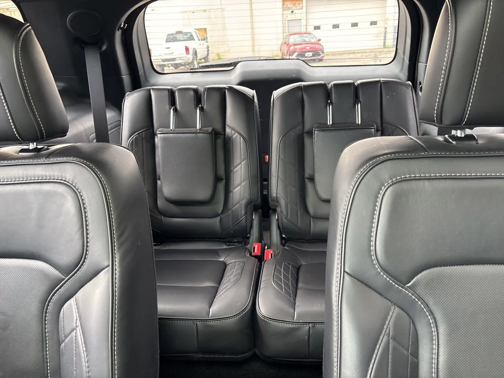 Used 2019  Ford Platinum image 28