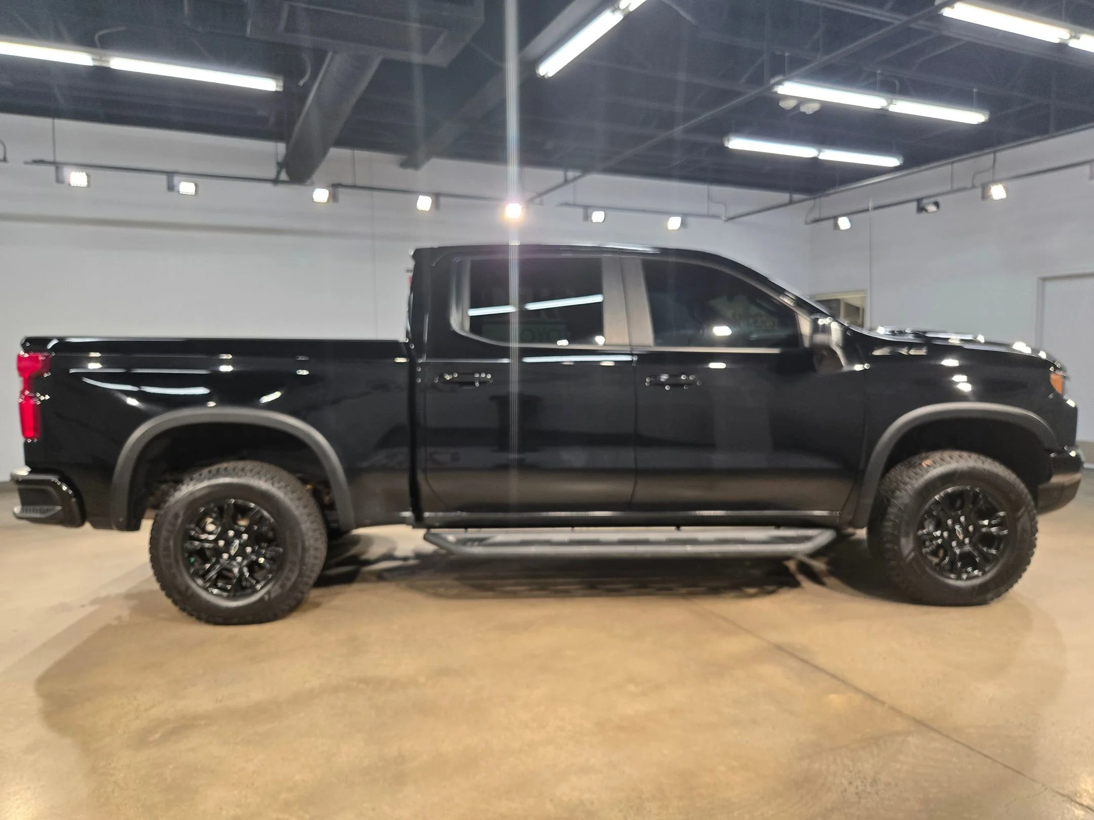 2024 Chevrolet Silverado 1500 ZR2 - Photo 8