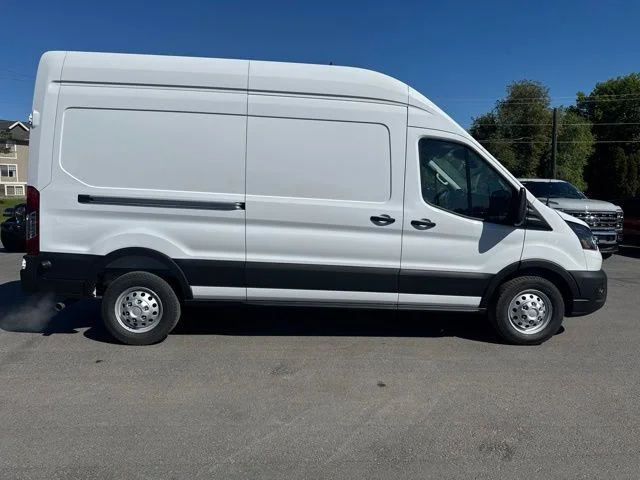 New 2026 Oxford White Ford Base image 2