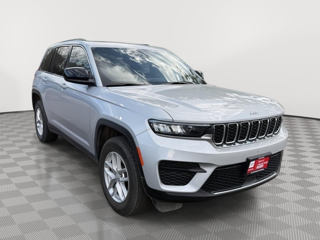 2025 Jeep Grand Cherokee Laredo X 4x4's photo