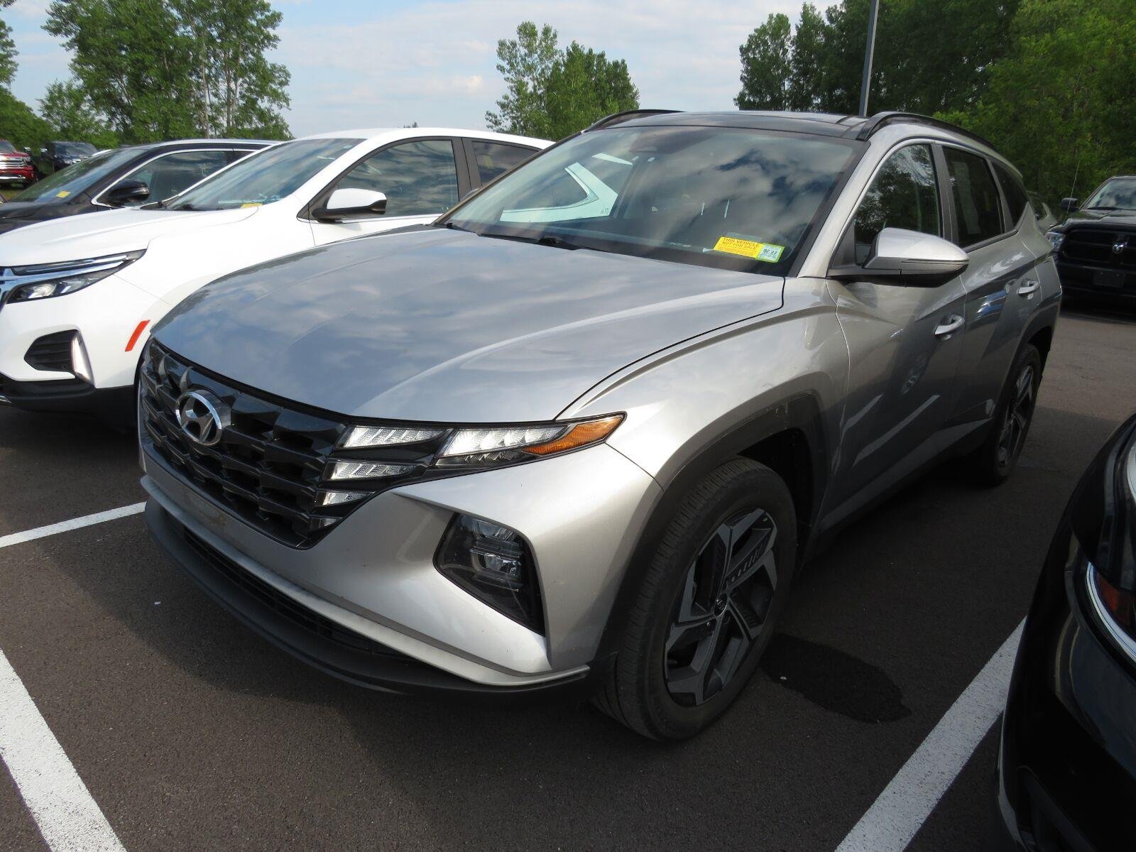 Used 2023 Shimmering Silver Hyundai SEL Convenience image 6