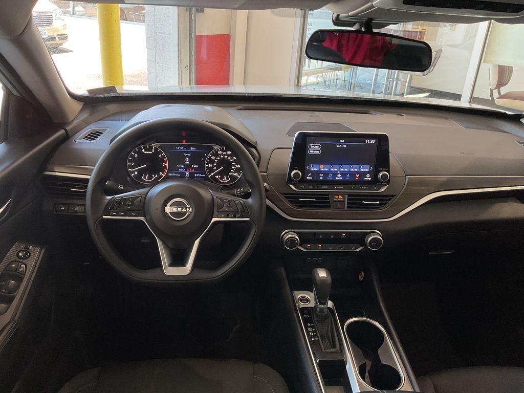 Used 2024 Silver Nissan 2.5 SV image 30