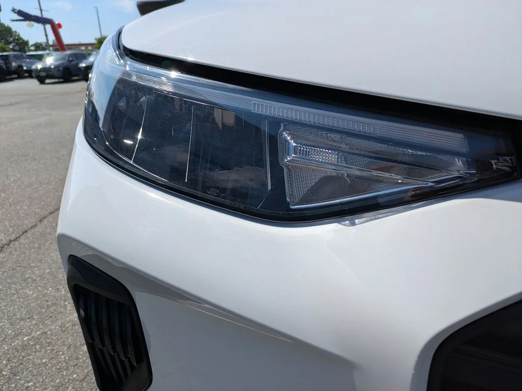 Used 2025 Oxford White Ford Active image 11