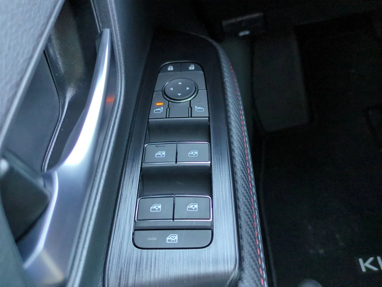 2026 Nissan KICKS SR - Photo 22