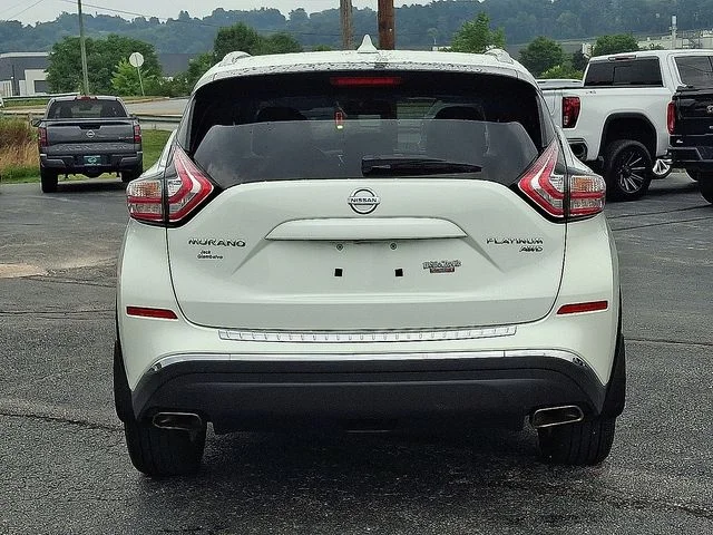 Used 2018 White Nissan Platinum image 3