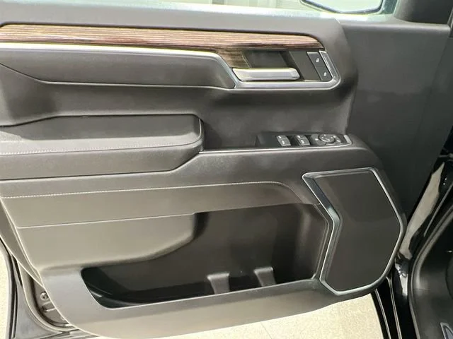 Certified Used 2023 Onyx Black GMC Elevation image 21
