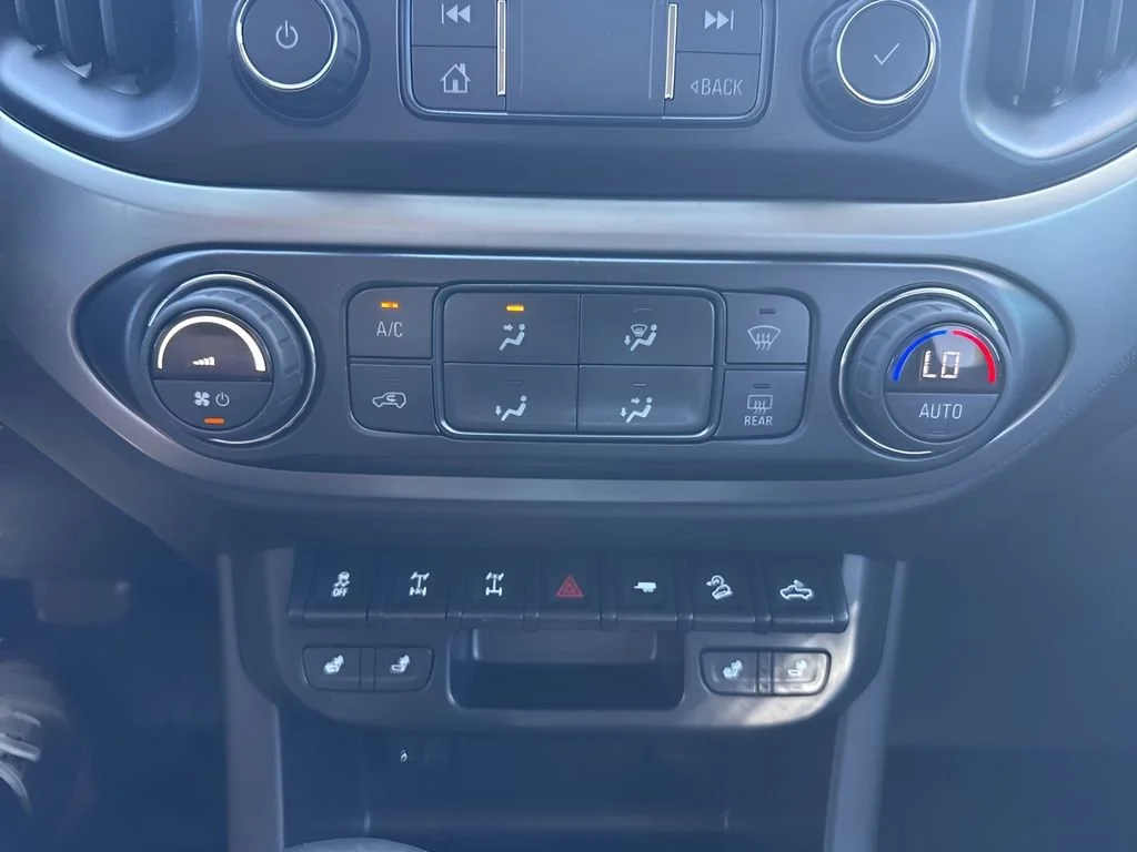 Used 2022 Black Chevrolet ZR2 image 17