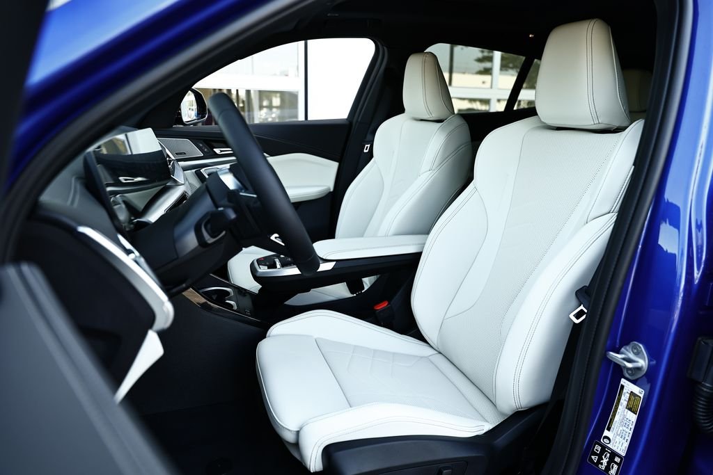 New 2027 C31 BMW xDrive28i image 17