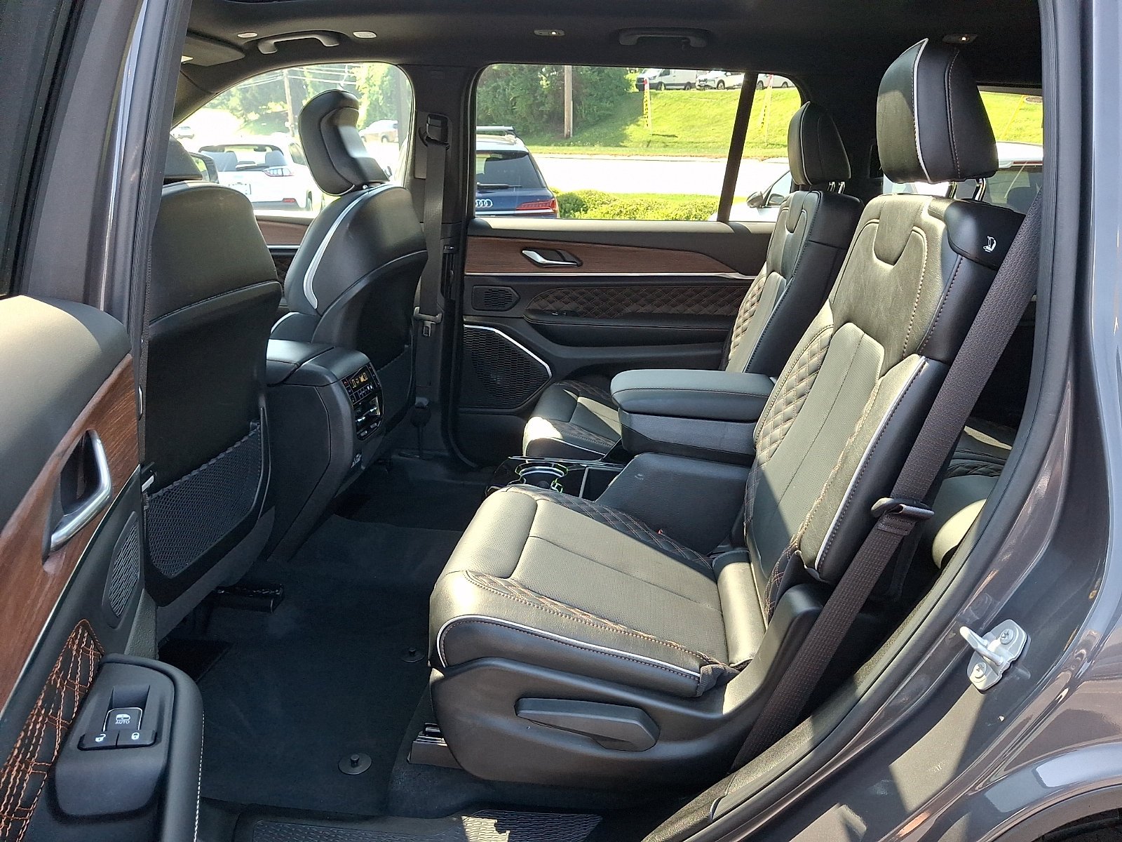 Certified Used 2025 Baltic Gray Metallic Clearcoat Jeep Summit image 10