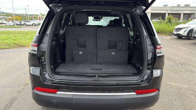 New 2027 High-Gloss Black Paint Jeep Limited image 28