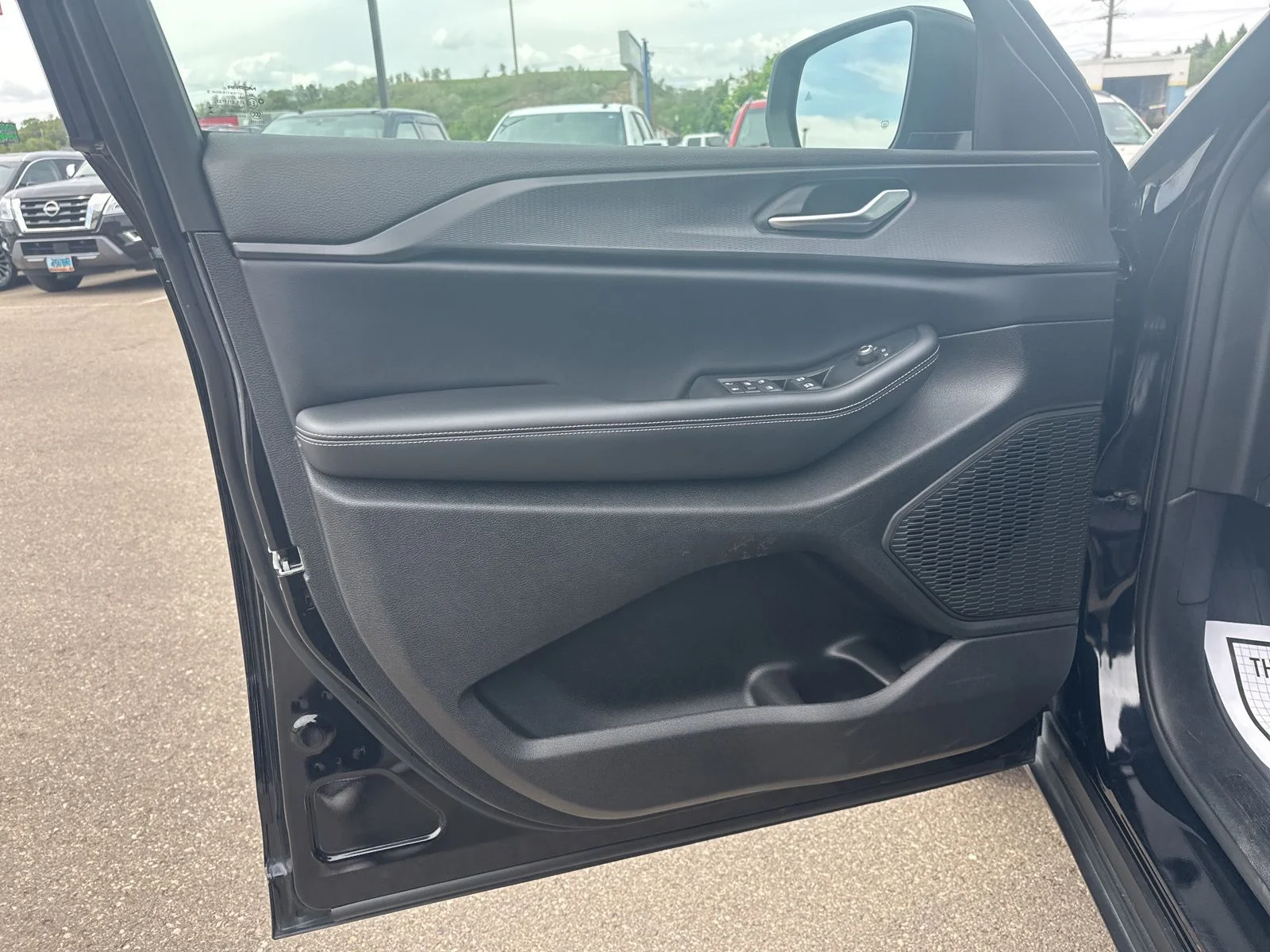 Used 2024 Black Jeep Laredo image 15