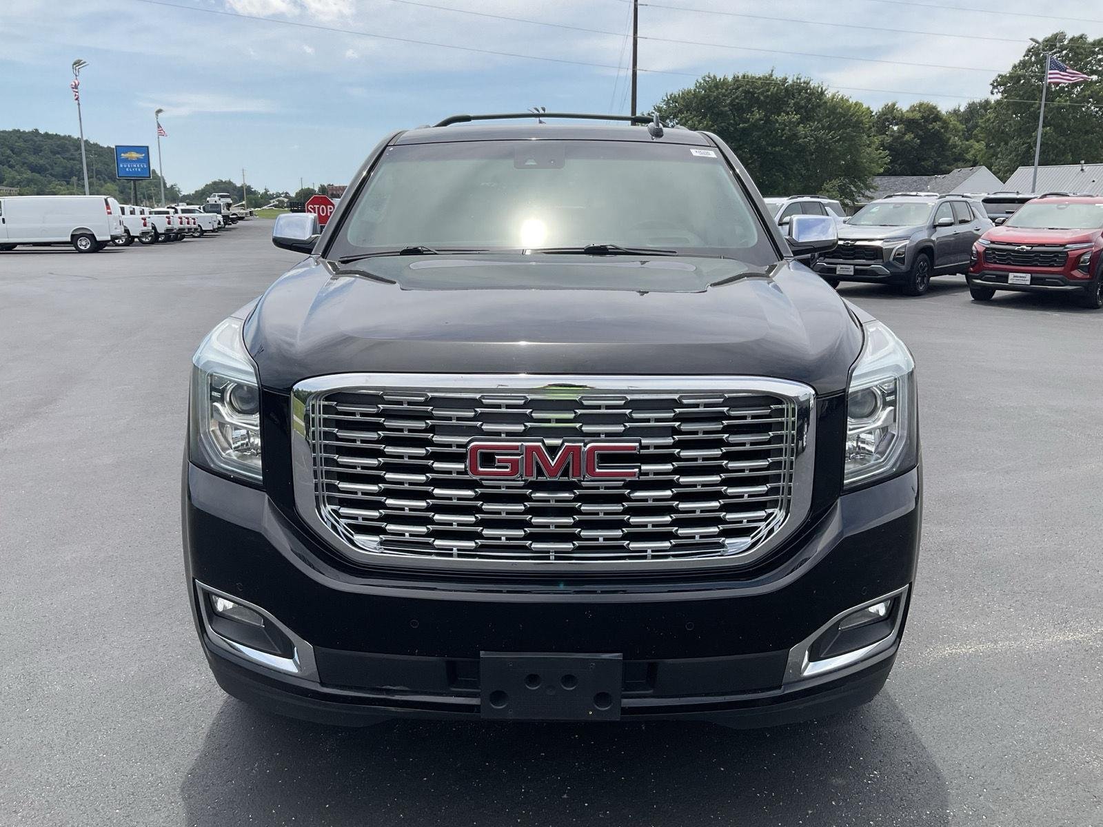 Used 2018 Onyx Black GMC Denali image 2