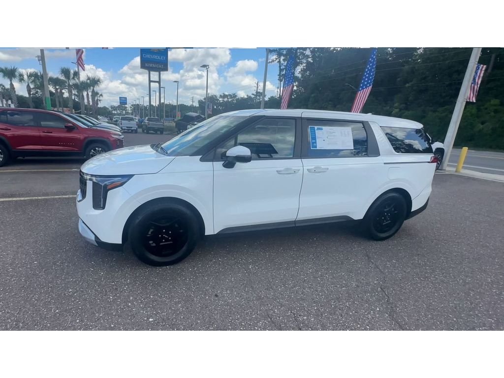 Used 2025 White Kia LXS image 6