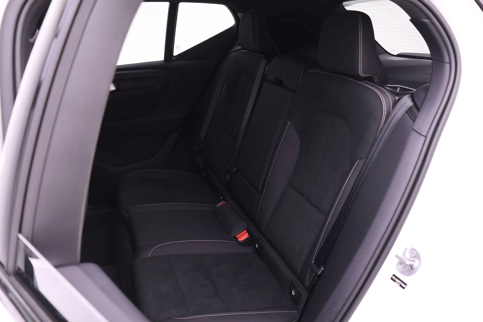 New 2026 White Volvo B5 Ultra Black Edition image 12