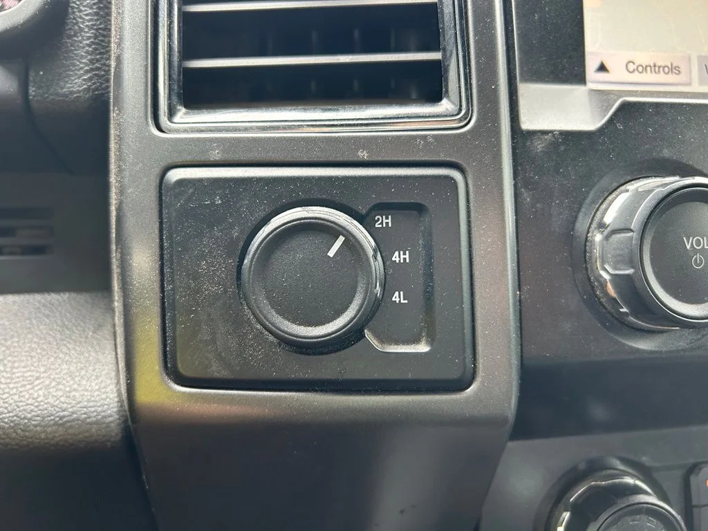 Used 2019 Black Ford XLT image 23