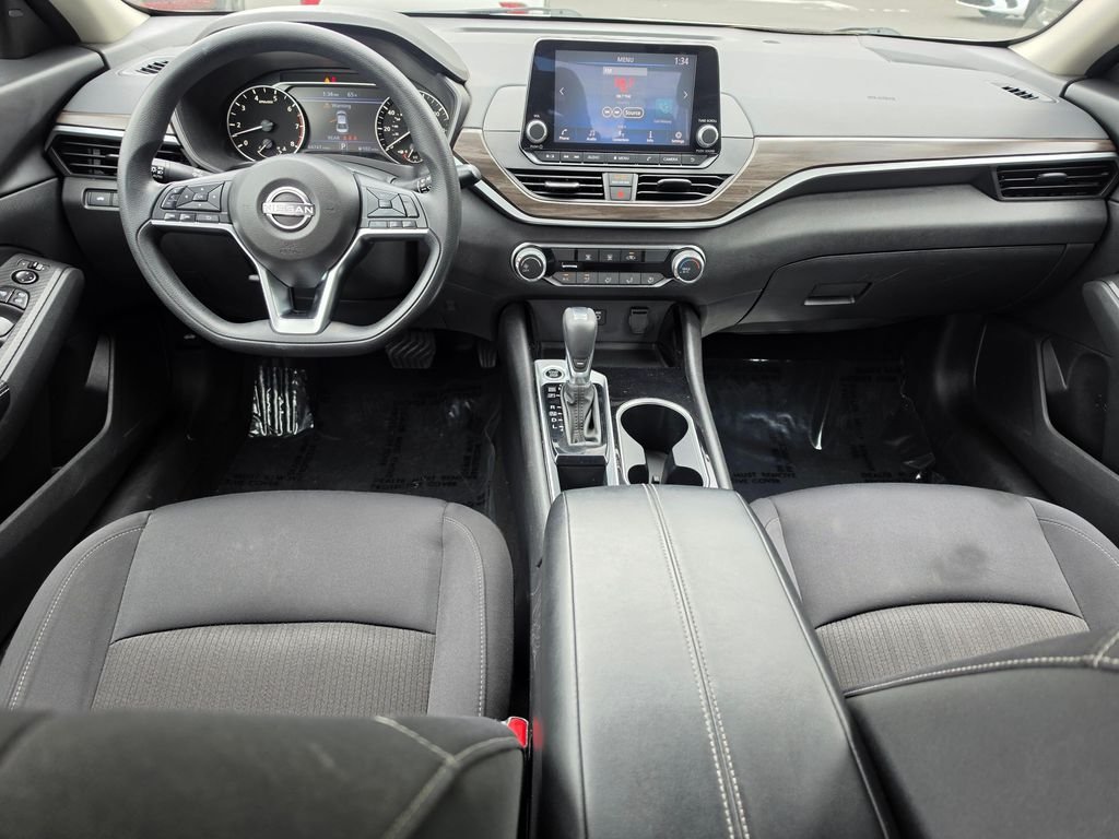 Used 2024 Brilliant Silver Metallic Nissan 2.5 SV image 18