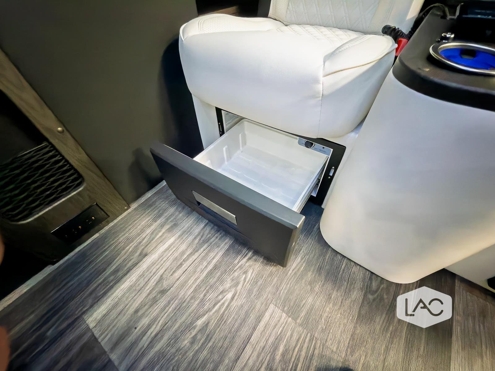 New 2027 WHITE OGV LUXURY COACH 170EXT image 18