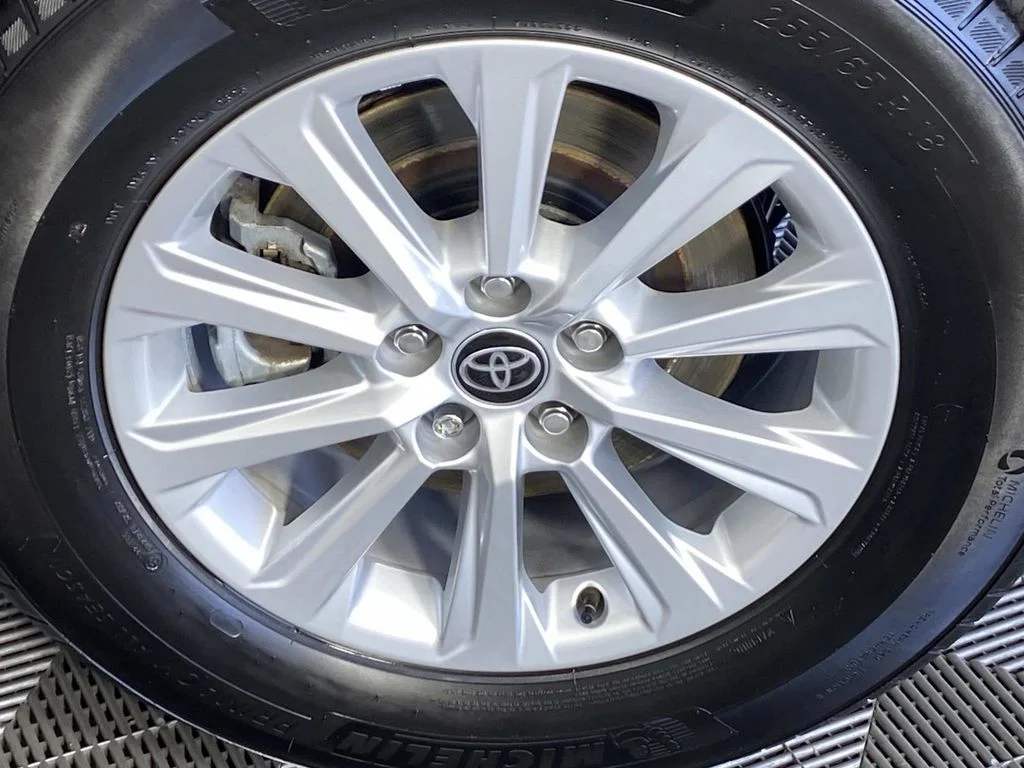 Used 2024 White Toyota XLE image 27