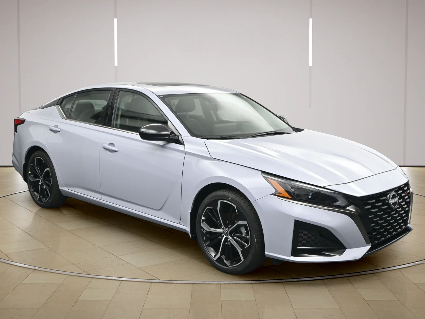 Certified Used 2025 Gray Sky Pearl Nissan SR image 1