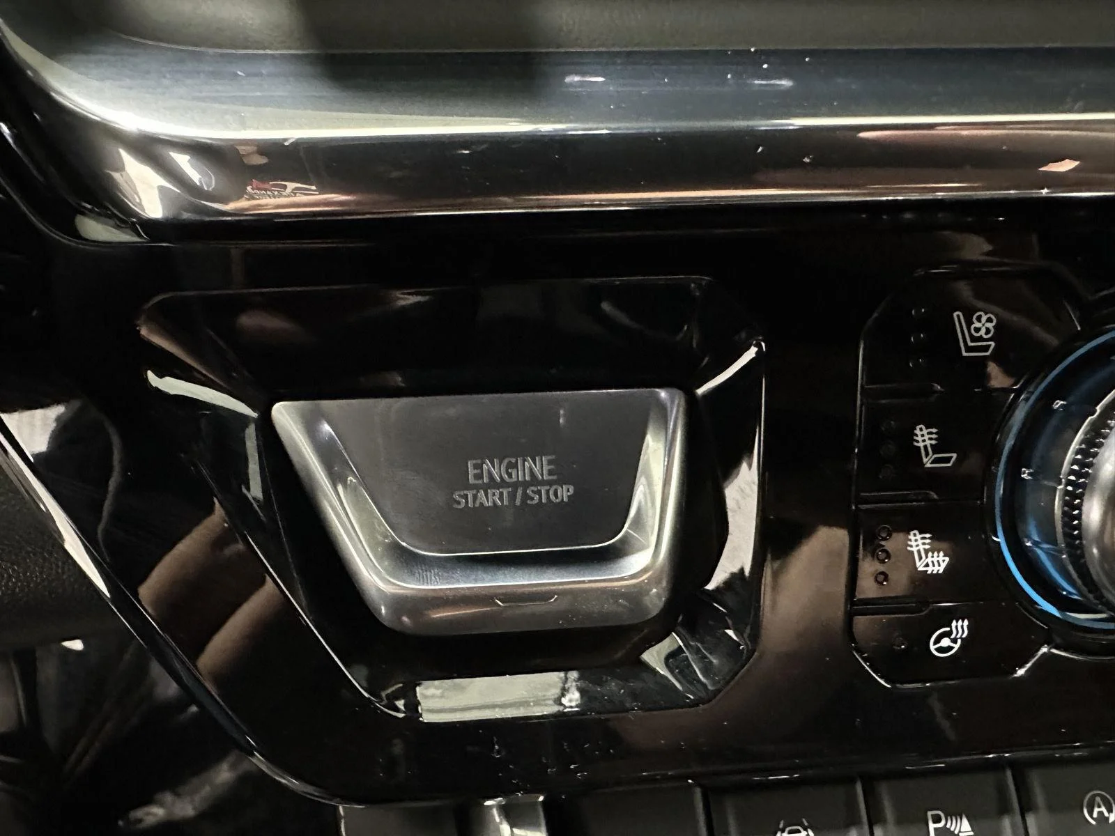 Used 2025 Sterling Metallic GMC Denali Ultimate image 16