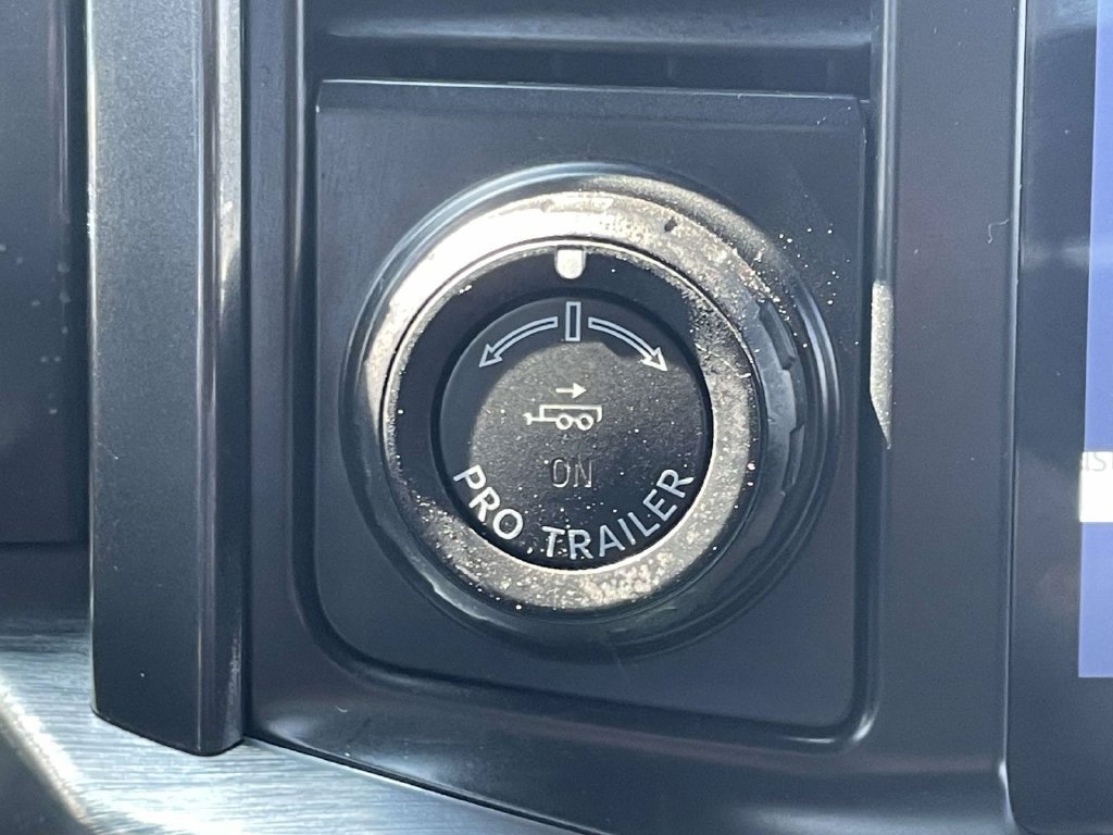 Used 2022 Gray Ford Lariat image 28