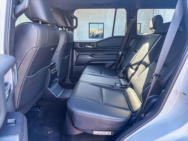 Certified Used 2025 WIND CHILL PEARL Toyota  image 20