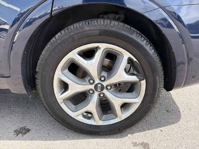 Used 2020 Blue Kia SX image 31