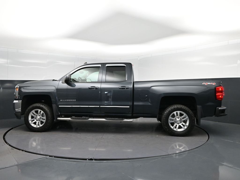 Used 2017 Gray Chevrolet LT image 4