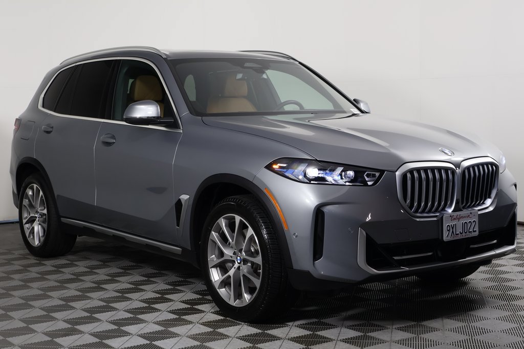 Certified Used 2026 Skyscraper Grey Metallic BMW sDrive40i image 3