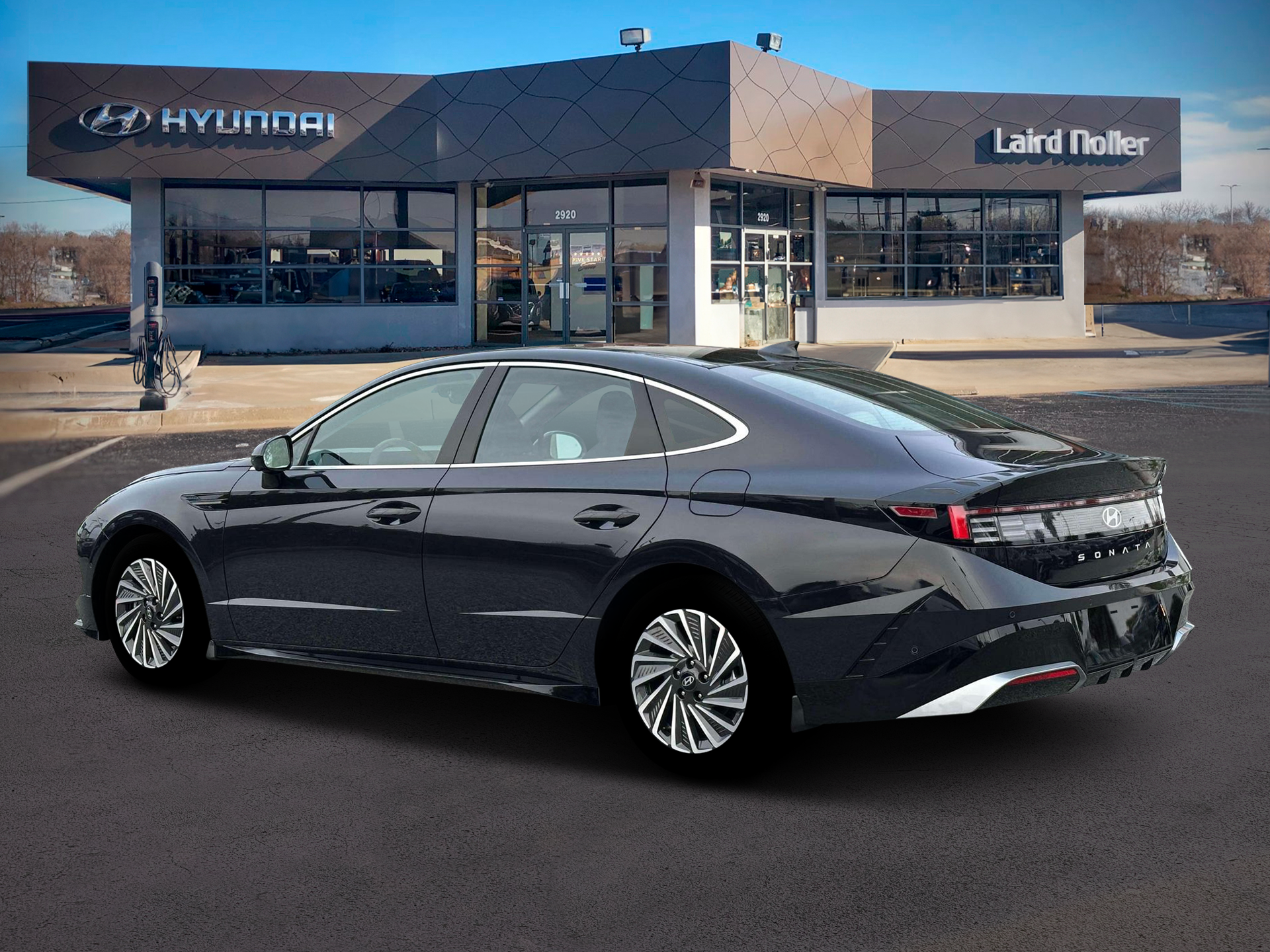 View vehicle photo 4