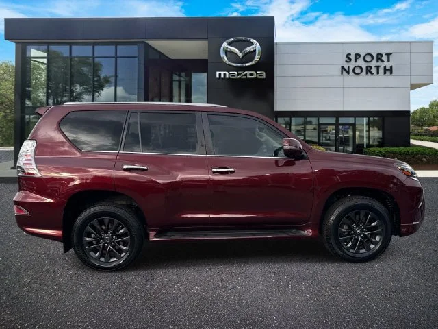 Used 2022  Lexus 460 image 2