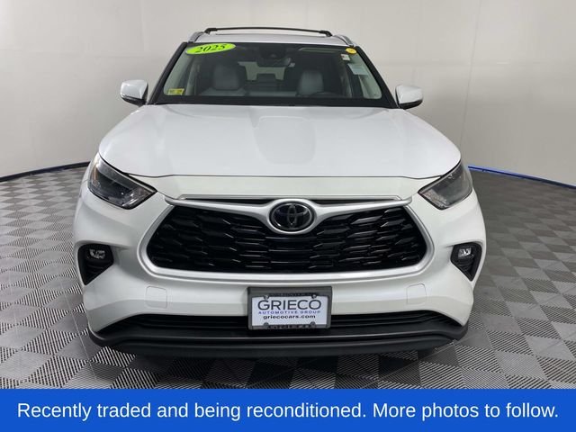 Used 2025 Beige Toyota XLE image 4