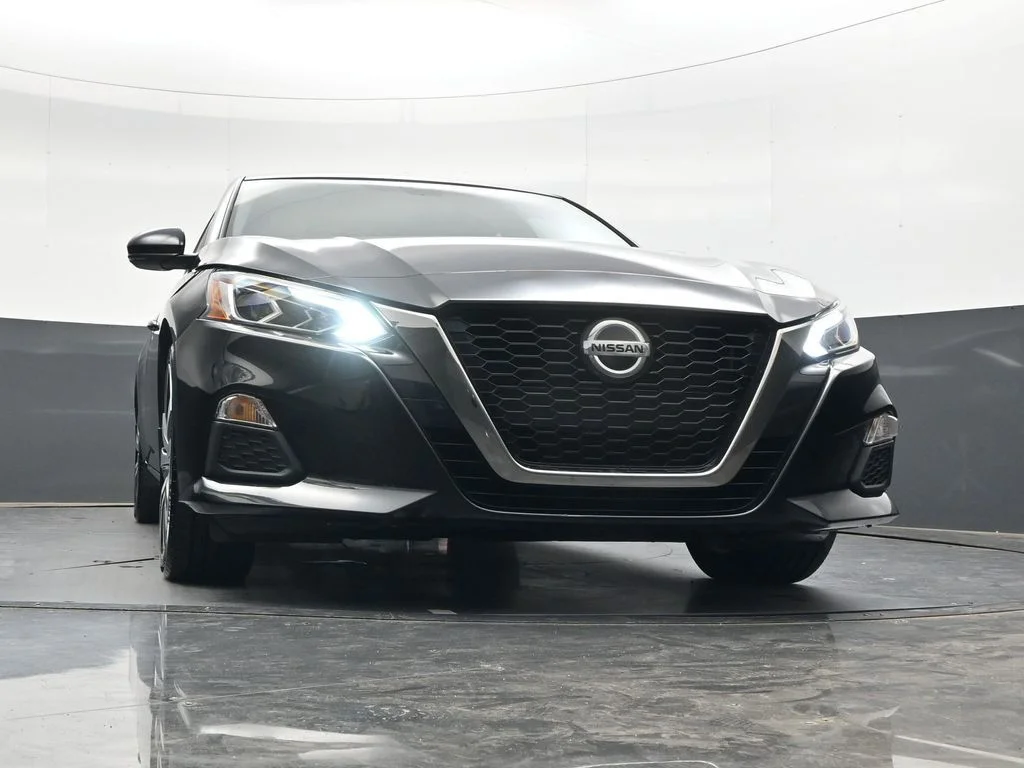 Used 2021 Black Nissan 2.5 SR image 52