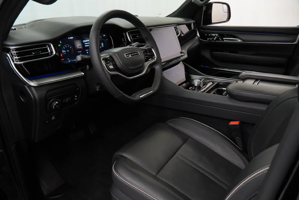 Used 2023 Black Jeep Series II image 19