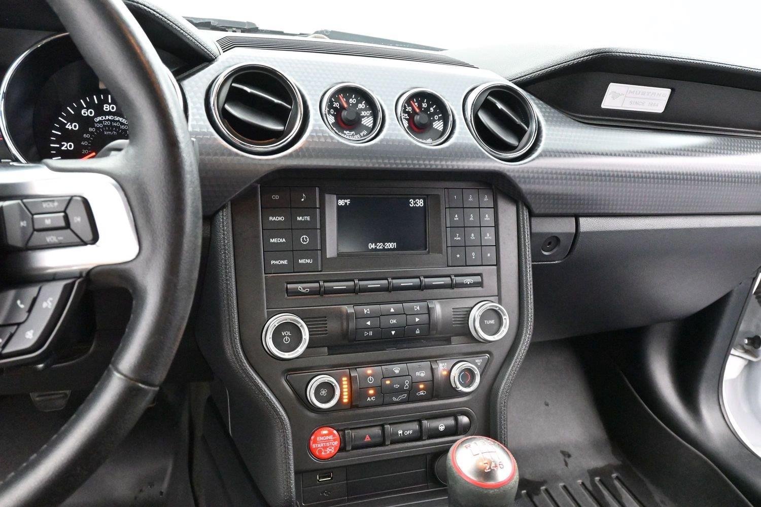 Used 2016 Oxford White Ford GT image 18