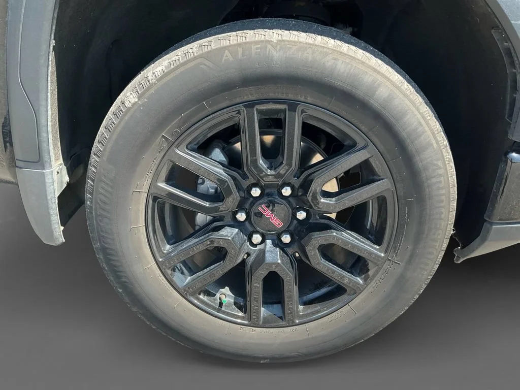Used 2024 Onyx Black GMC Elevation image 11