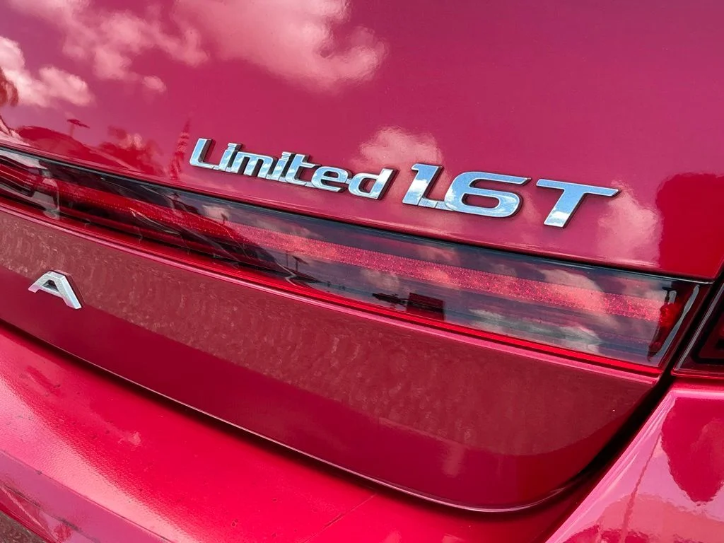 Used 2020 Red Hyundai Limited image 26