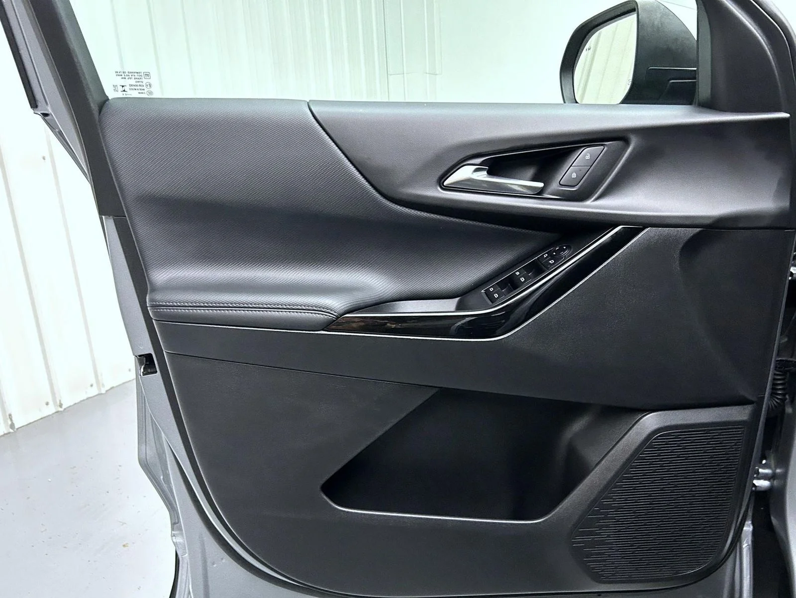 Used 2025 Gray Chevrolet LT image 9