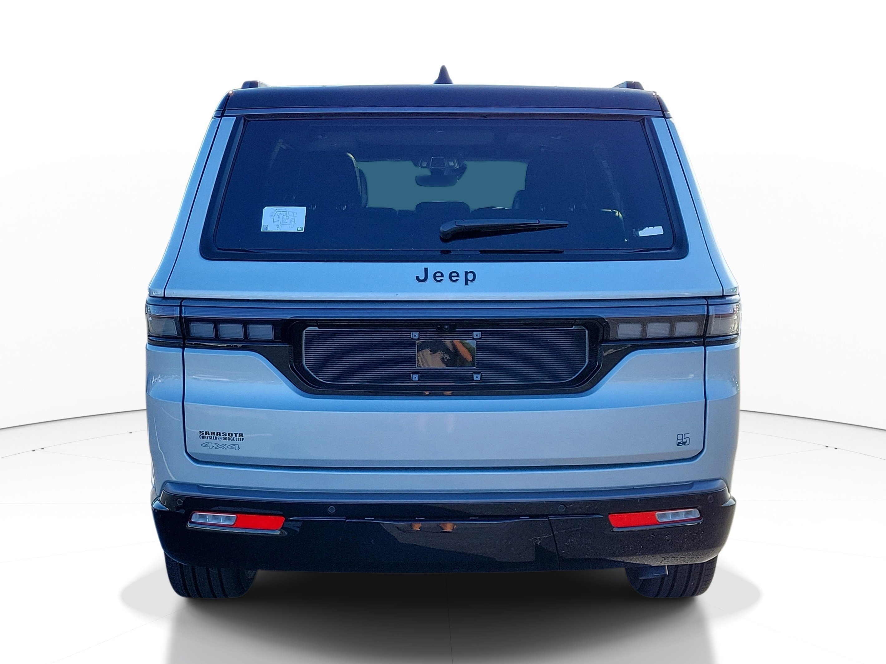 New 2026 Silver-Zynith Exterior Paint Jeep  image 5