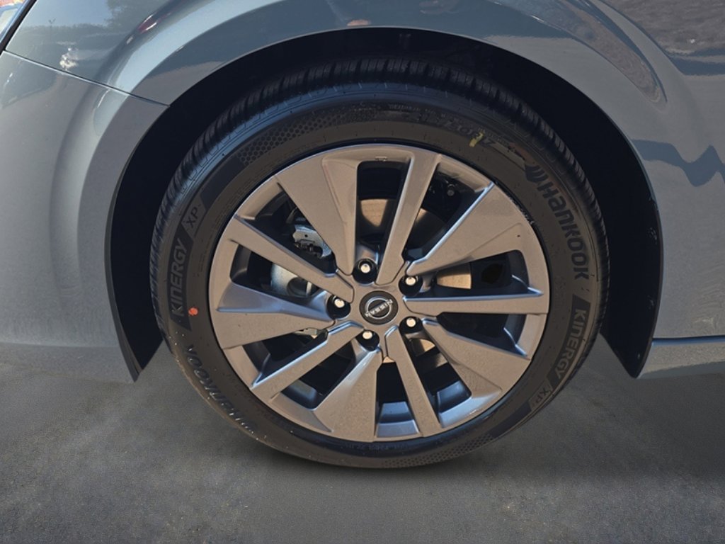 New 2026 Atlantic Gray Metallic Nissan SL image 9