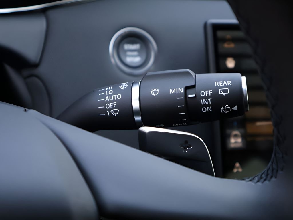 New 2026 Carpathian Grey Land Rover Hoxton Edition image 32