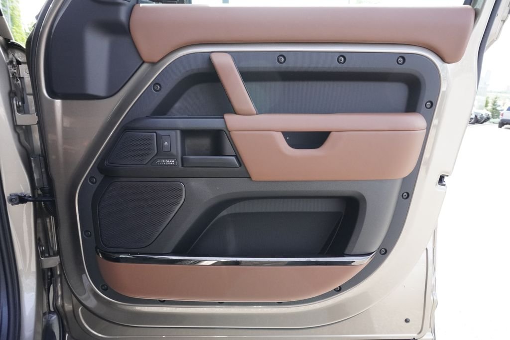 New 2026 Petra Copper LAND ROVER OCTA image 21