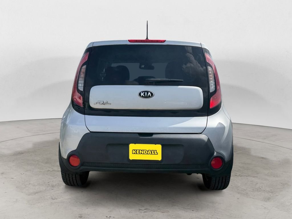 Used 2015 Silver Kia Plus image 4
