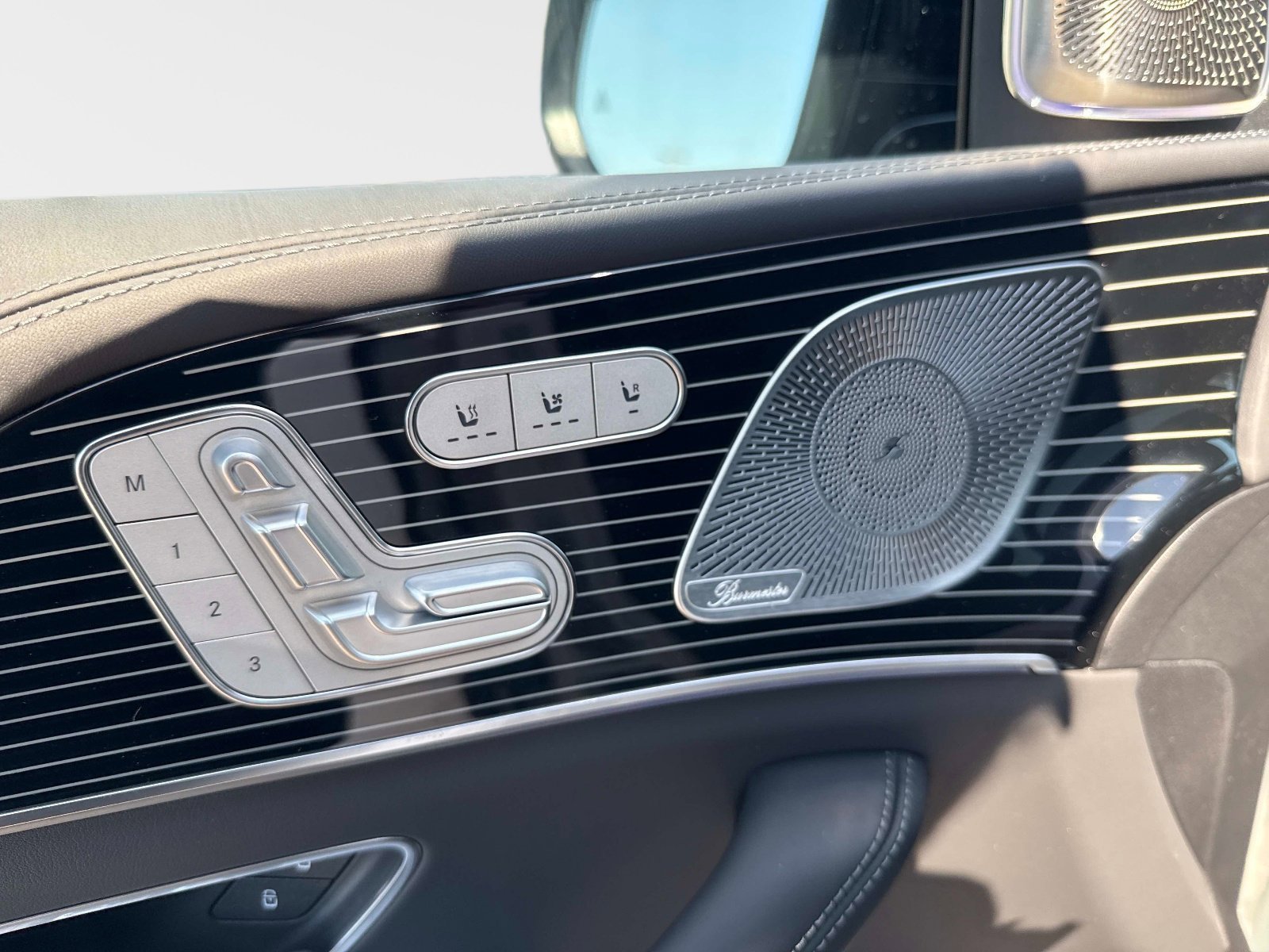 New 2026 Moonlight White Mercedes-Benz AMG®  63 4MATIC+ SUV image 20