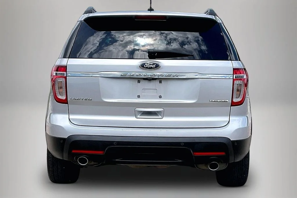 Used 2013 Silver Ford Limited image 6