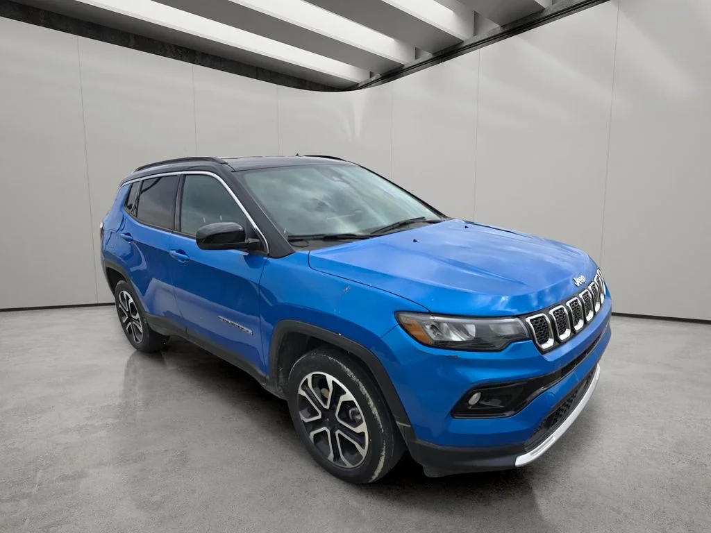 Used 2024 Hydro Blue Pearlcoat Jeep Limited image 7