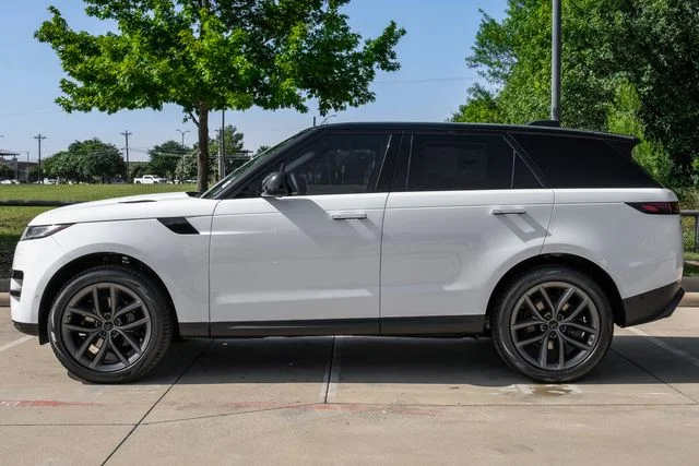 New 2026  Land Rover SE image 12