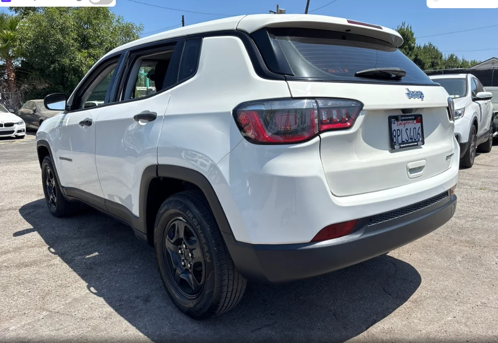 Used 2018 White Jeep Sport image 3