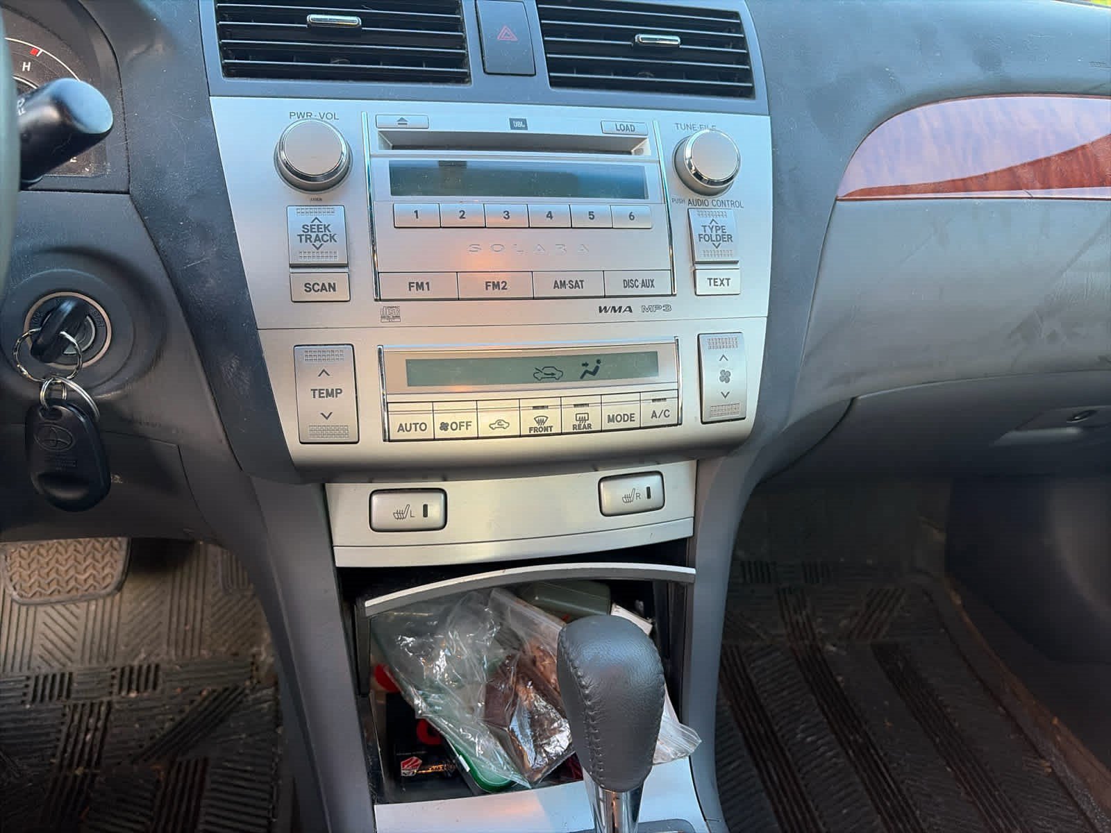 Used 2008 Classic Silver Metallic Toyota SLE image 8